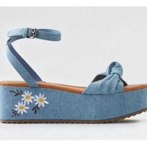 American Eagle Platform Sandals Womens 8 Blue Sunflower Embroidered Ankle Strap